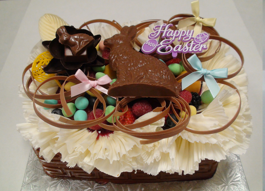 Holidays - Time to celebrate with Specialty Cakes at Patisserie D'Or Bakery in Oakville, Ontario.